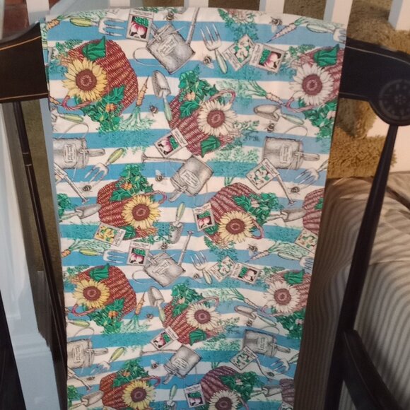 Window Valence - Picture 1 of 3